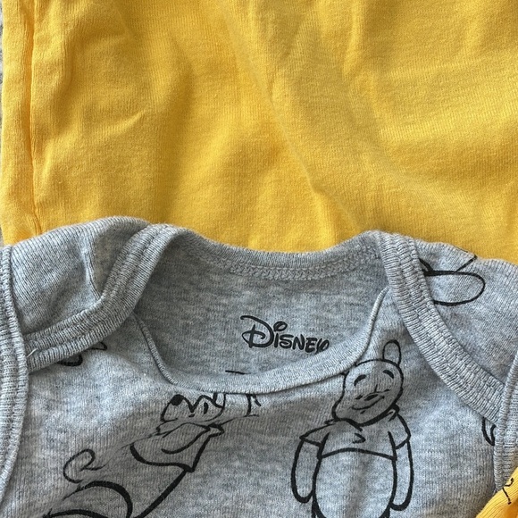 6 x Disney Winnie the Pooh baby onsies 3M - Picture 5 of 5